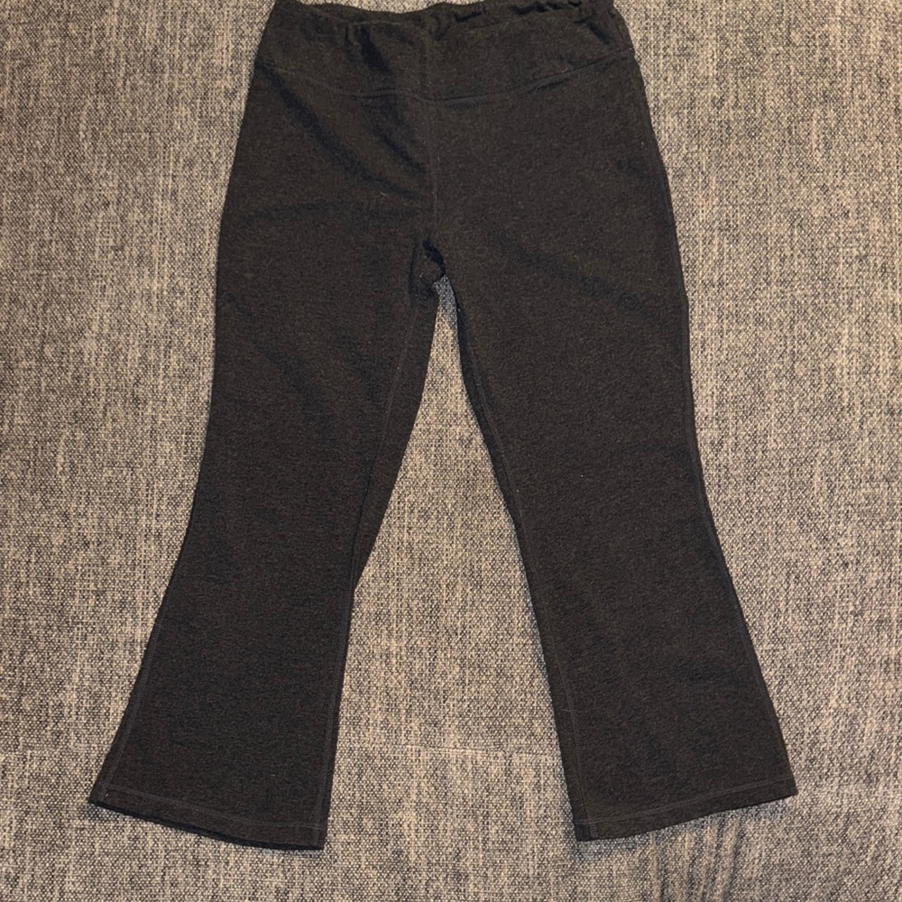 Stylish Black Yoga Capri Leggings